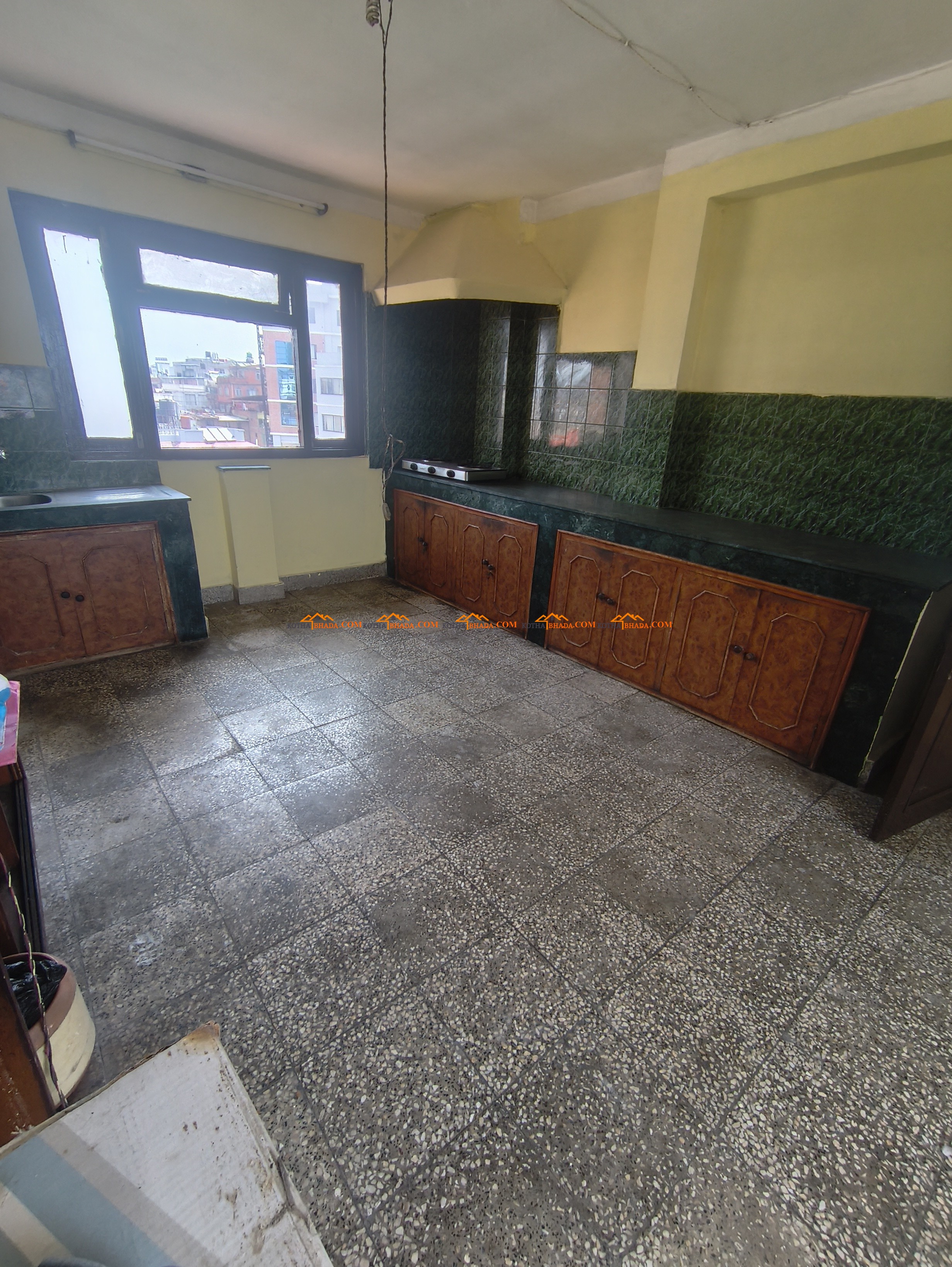 Spacious Flat available  for Rent Suitable for Office or Family Use
