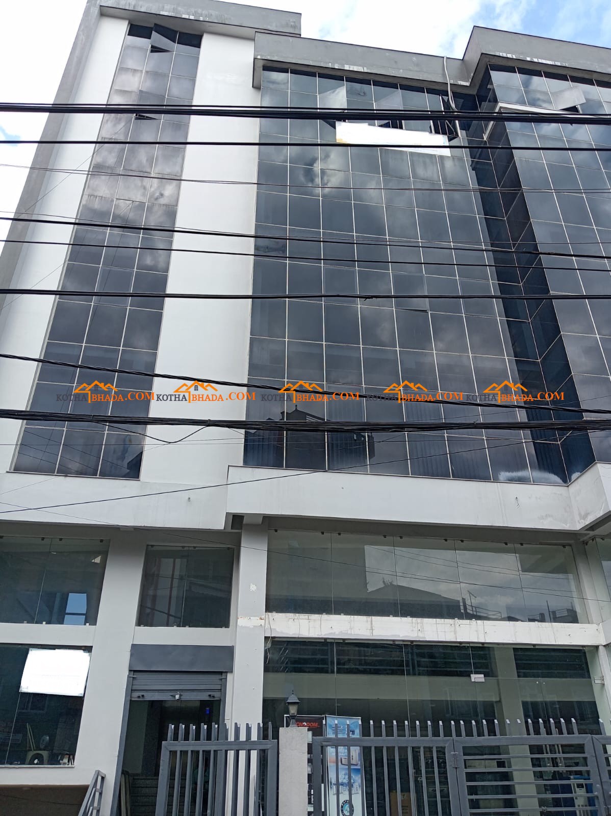 Office space available for rent in Chandol