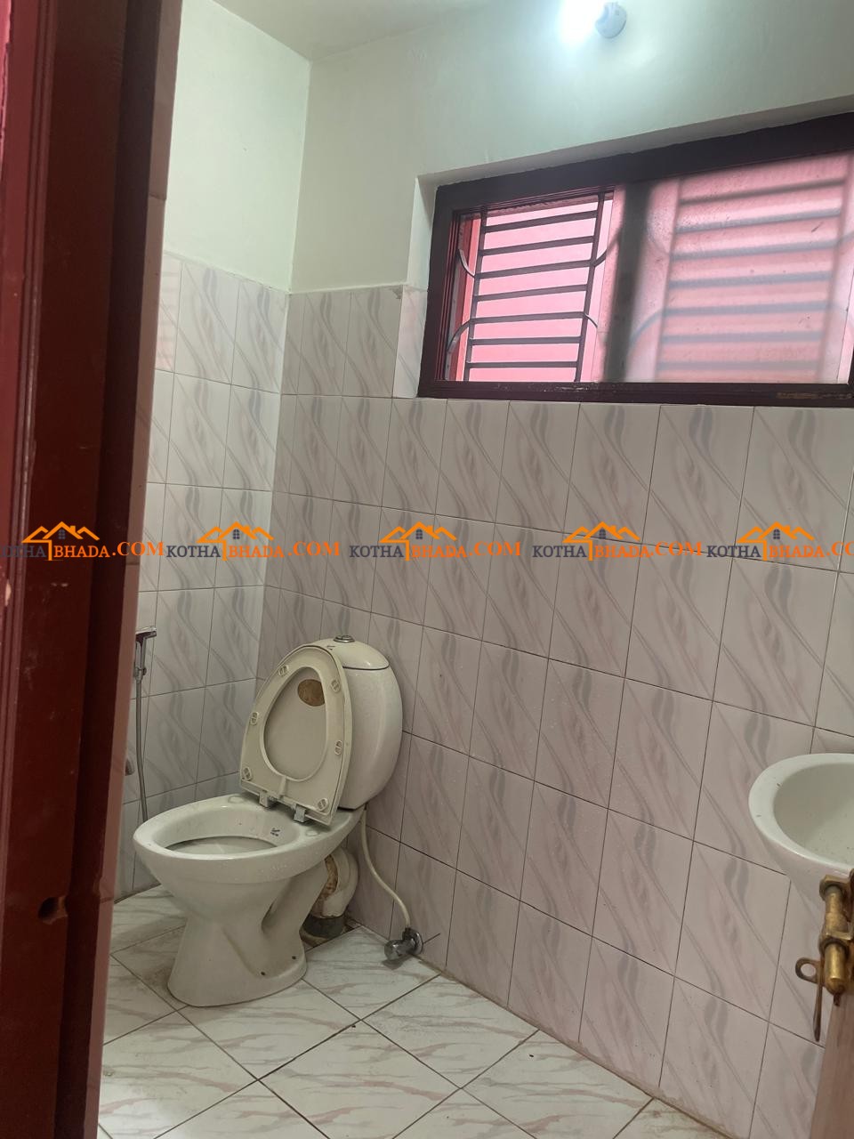 3BHK flat located in chetrapati,dhalku is now available for rent. @35k  for vegetarian only)