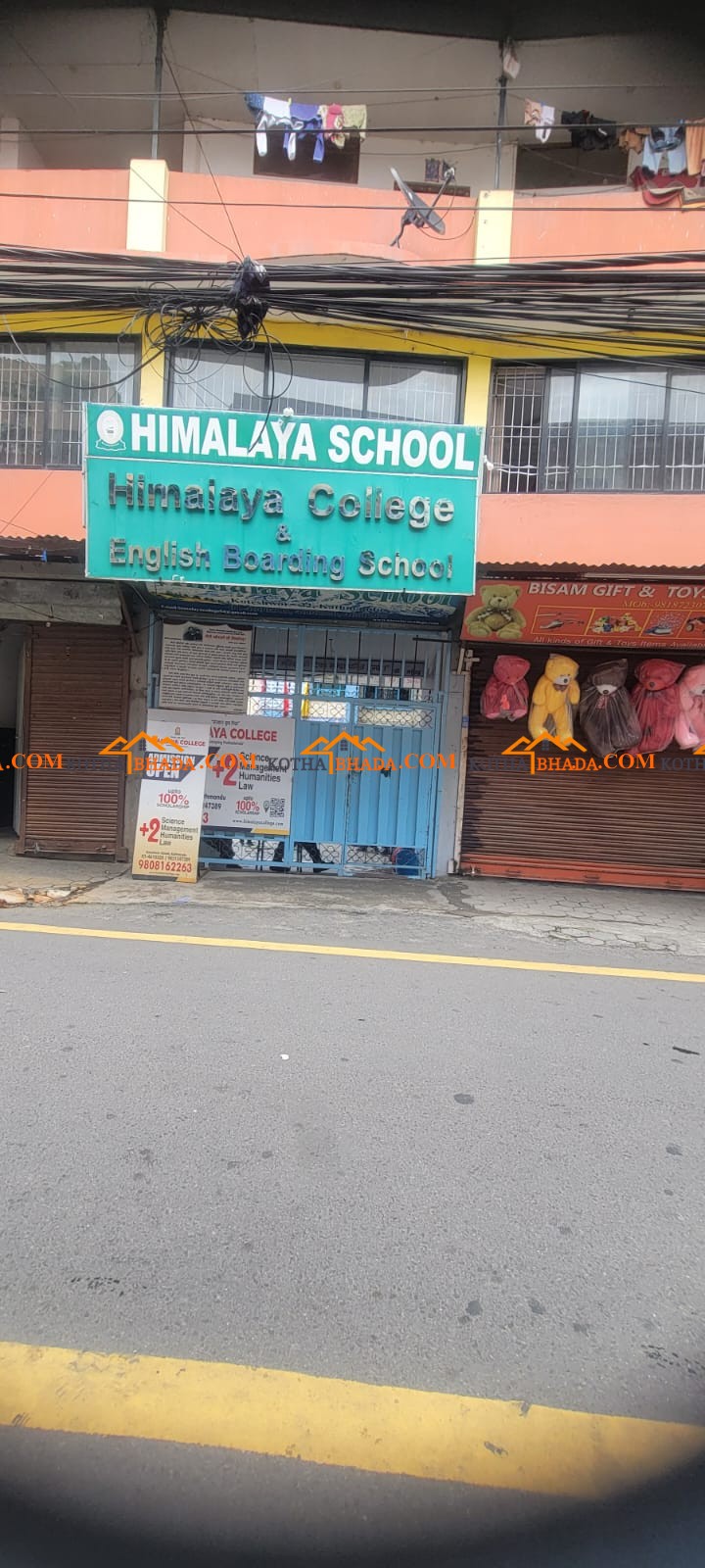Shutter Availaable in Koteshwor himalaya college Near Rent @15k