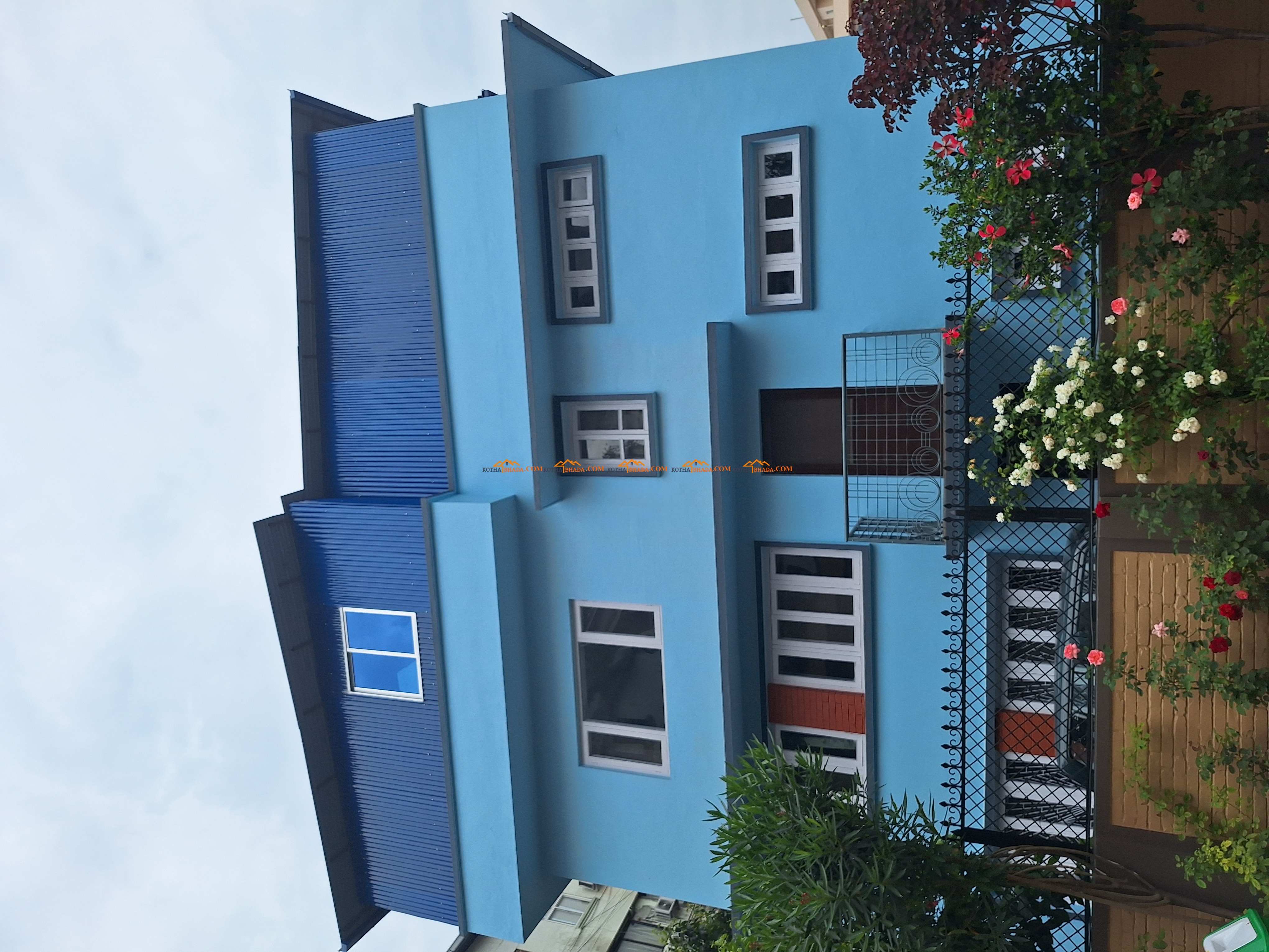 3-Storey building for office use for rent